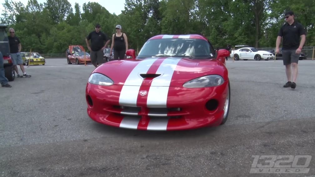 Dodge Viper 3200 CV nuovo record velocità quarto di miglio