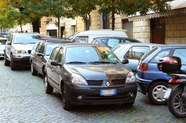 Puo Vietare La Sosta In Doppia Fila