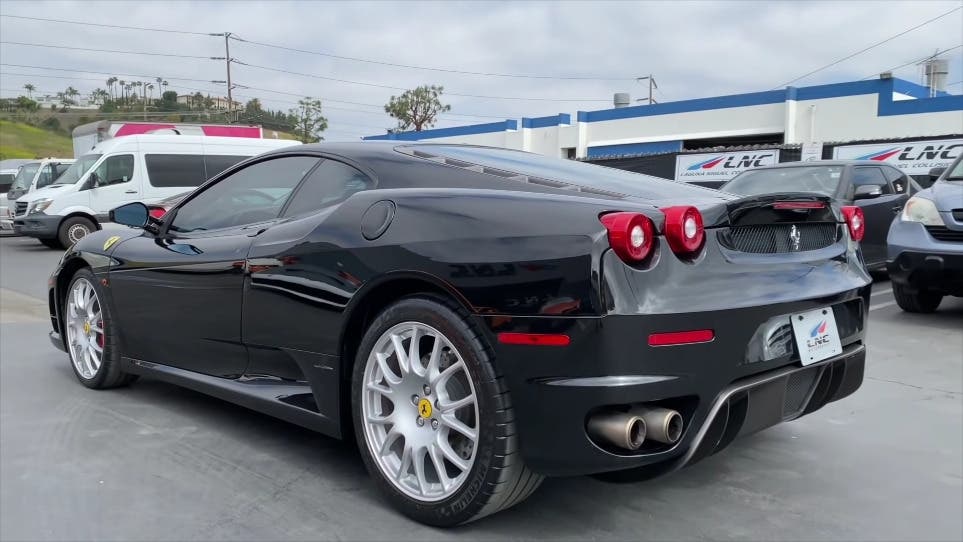 Ferrari F430 danneggiata