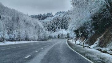Incidente su asfalto ghiacciato