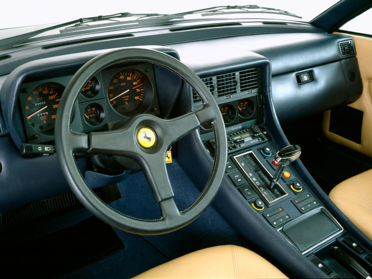 Ferrari 412 posto guida