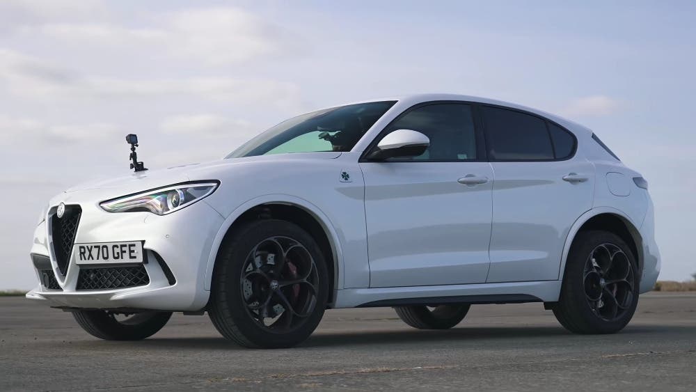 Alfa Romeo Stelvio Quadrifoglio vs BMW X4 M Competition vs Porsche Macan Turbo drag race