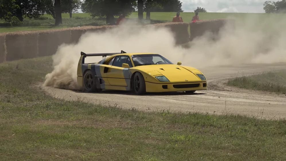 Ferrari F40 drifting