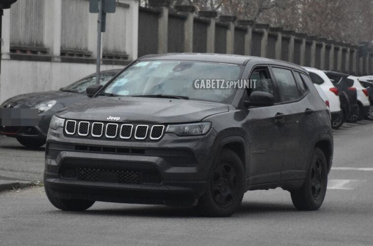 Jeep Compass 2022 mild hybrid foto spia