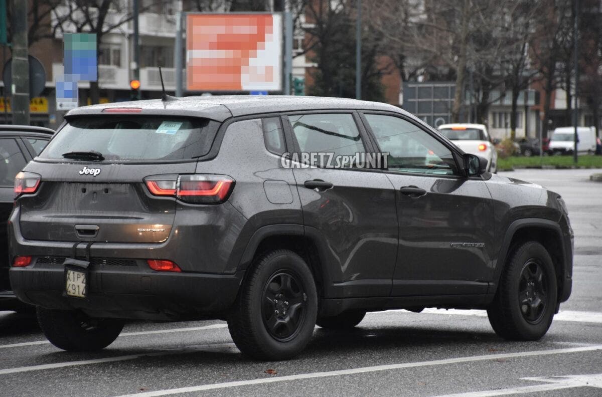 Jeep Compass 2022 mild hybrid foto spia