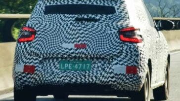 Nuova Citroën C3 interni posteriore foto spia