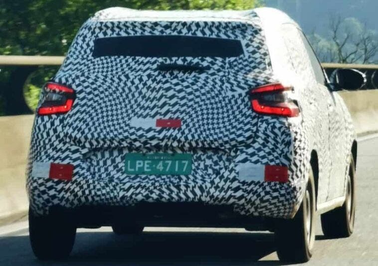 Nuova Citroën C3 interni posteriore foto spia