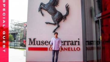 Carlos Sainz Jr. al Museo ferrari