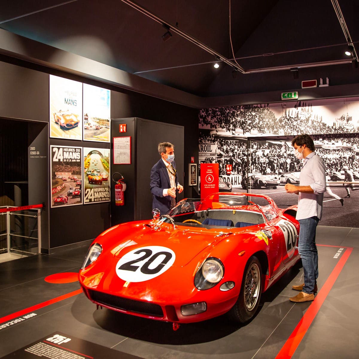 Carlos Sainz Jr con la Ferrari 275 P