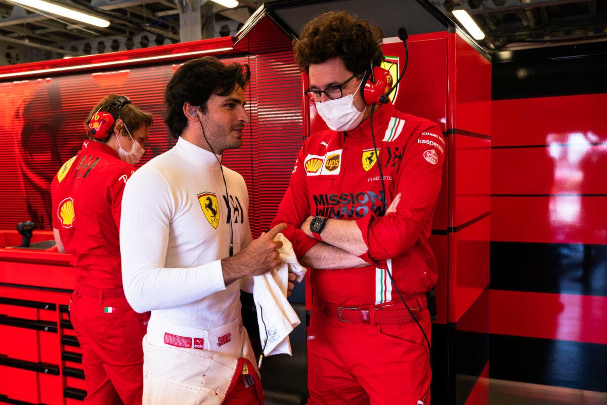 Mattia Binotto con Carlos Sainz