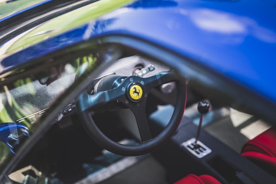 Ferrari F40 blu prezzo record