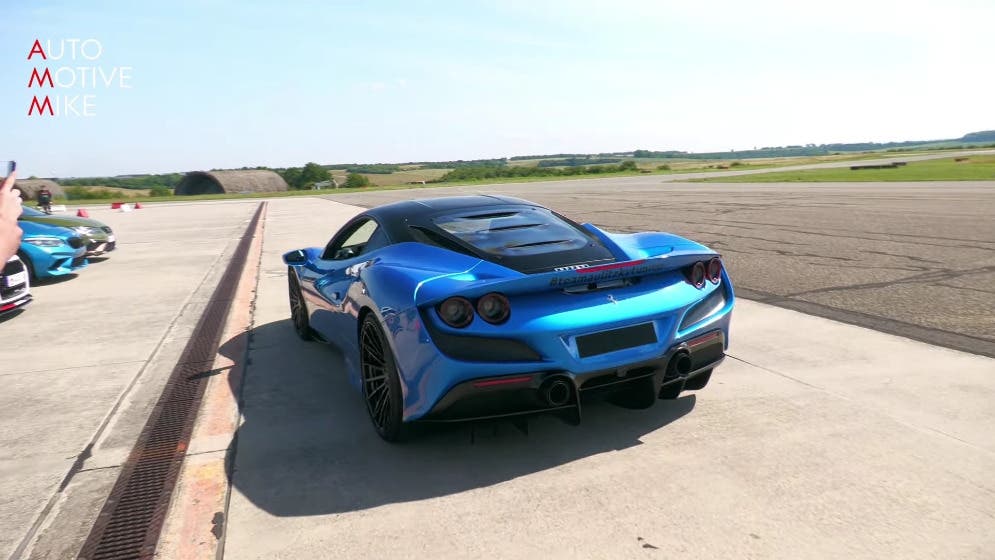 Ferrari F8 Tributo vs Porsche 911 Turbo S 991.2 drag race