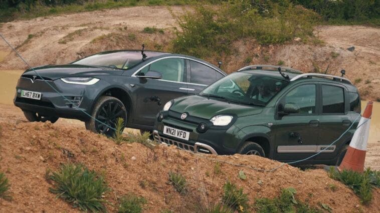 Fiat Panda Cross vs Tesla Model X test off-road