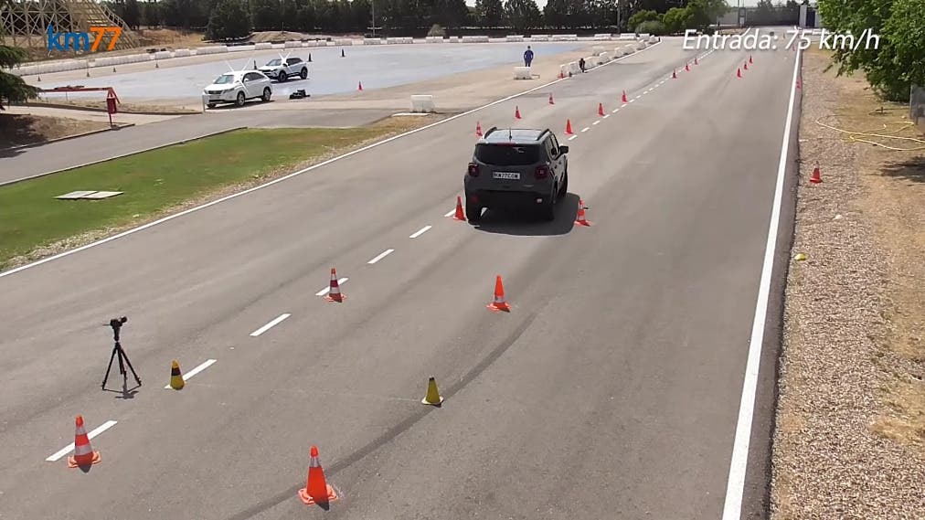 Jeep Renegade 4xe test alce