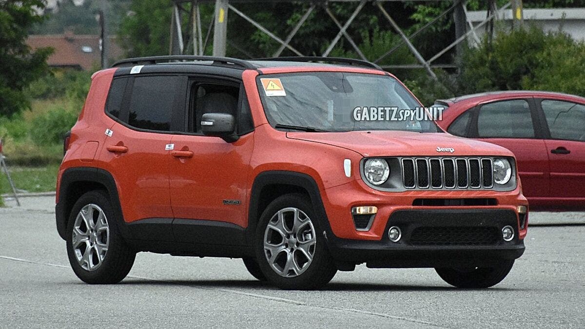 Jeep Renegade mild hybrid foto spia