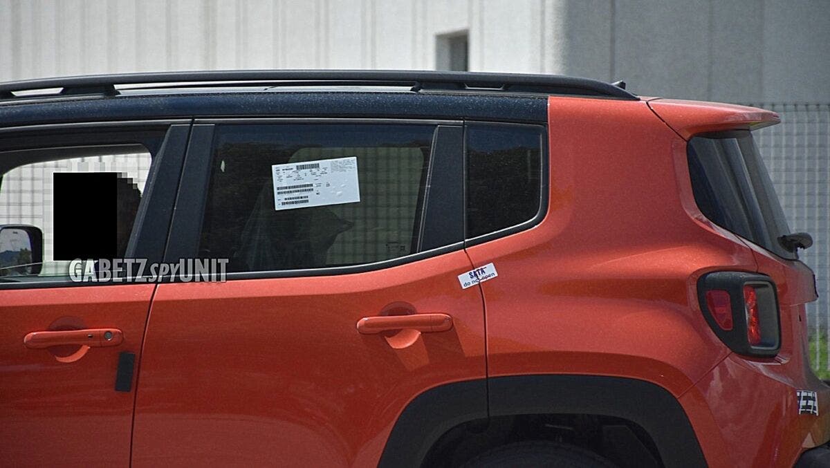 Jeep Renegade mild hybrid foto spia