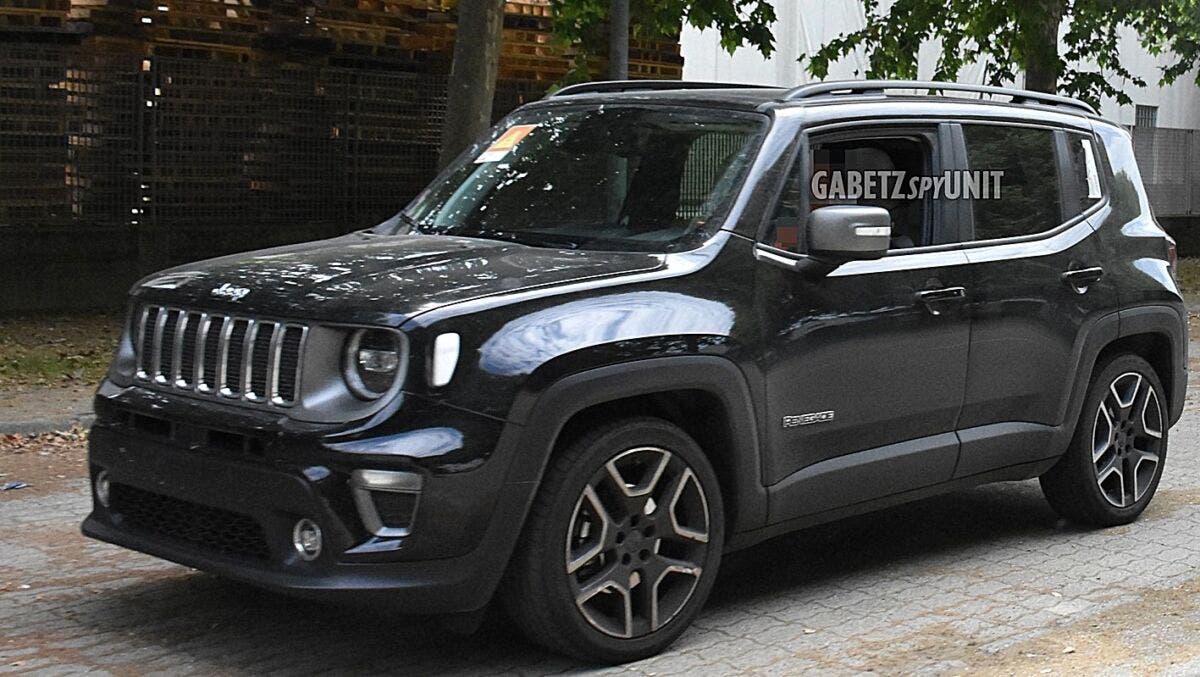 Jeep Renegade mild hybrid foto spia