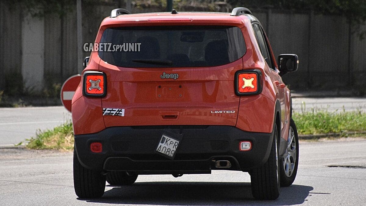 Jeep Renegade mild hybrid foto spia