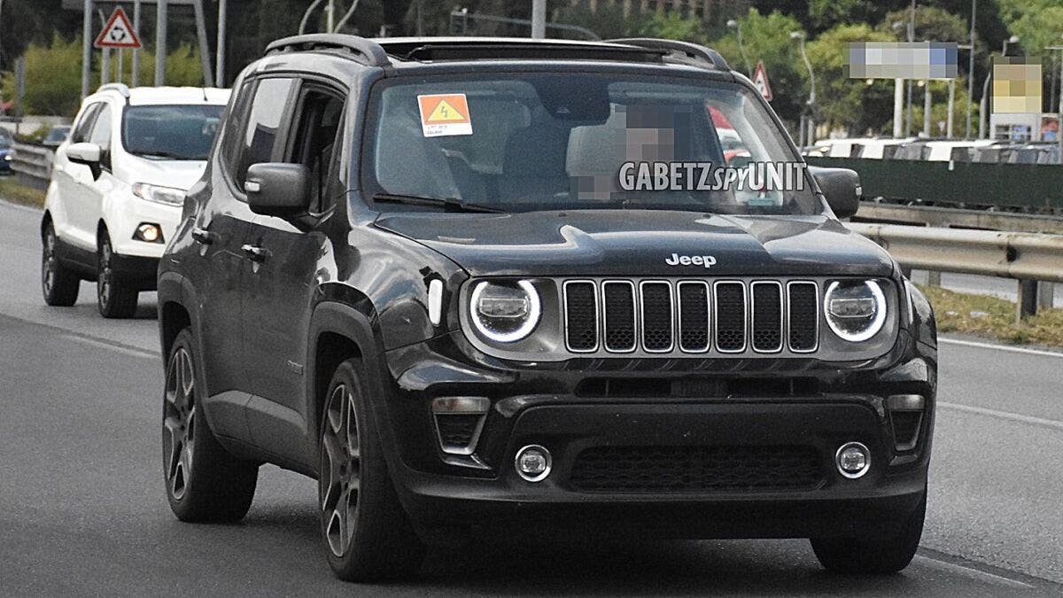 Jeep Renegade mild hybrid foto spia