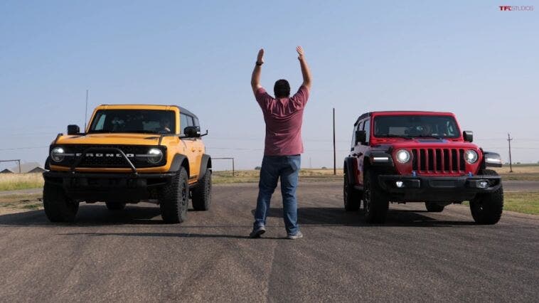 Jeep Wrangler 4xe vs Ford Branco 2021 drag race