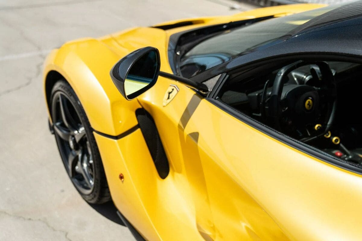 LaFerrari Giallo Triplo Strato in vendita