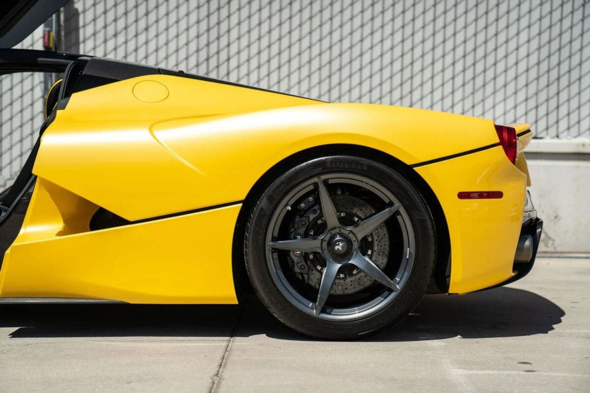 LaFerrari Giallo Triplo Strato in vendita