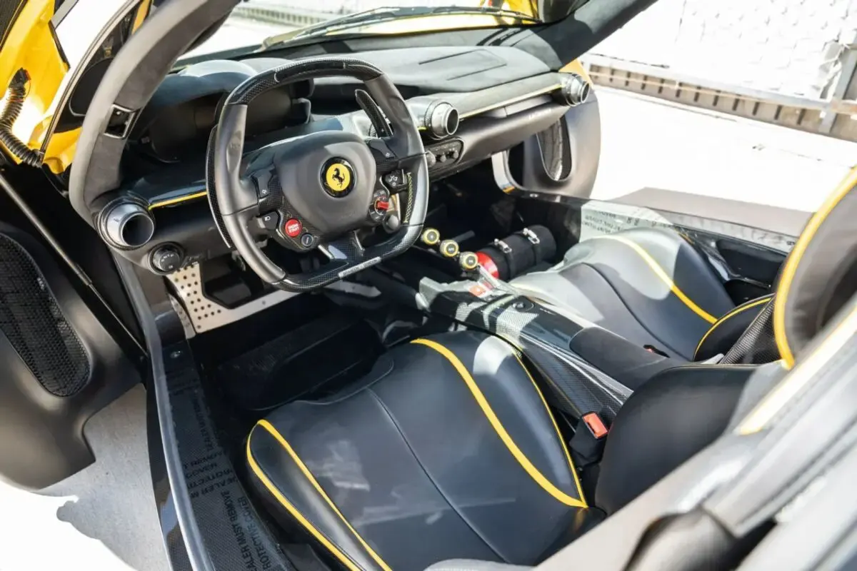 LaFerrari Giallo Triplo Strato in vendita