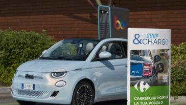 Nuova Fiat 500 Elettrica Shop & Charge