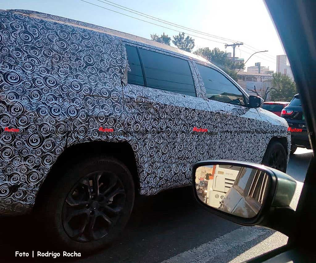 Nuovo Jeep Commander test finali foto spia