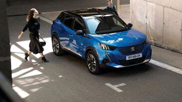 Peugeot e-2008 Allure Pack finanziamento