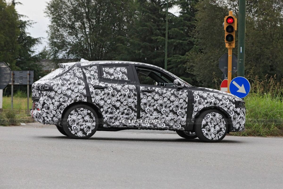 Alfa Romeo Tonale due prototipi foto spia