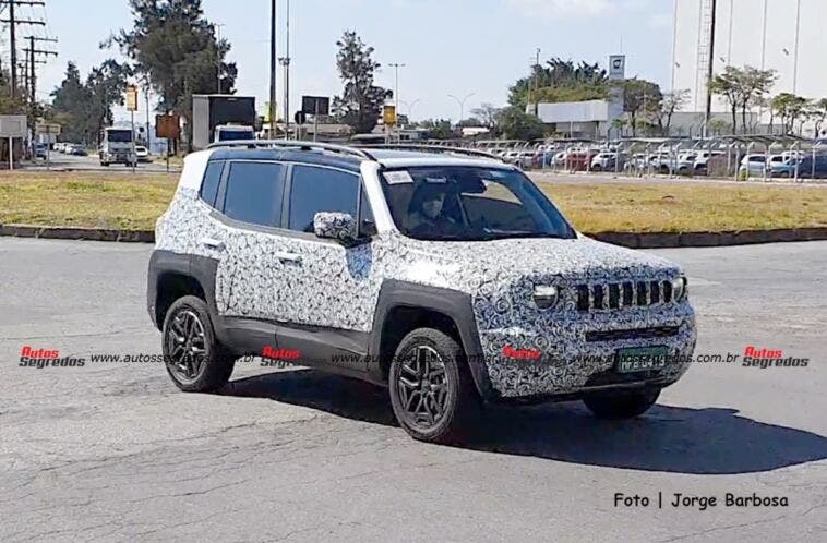 Jeep Renegade 2023 prototipo foto spia