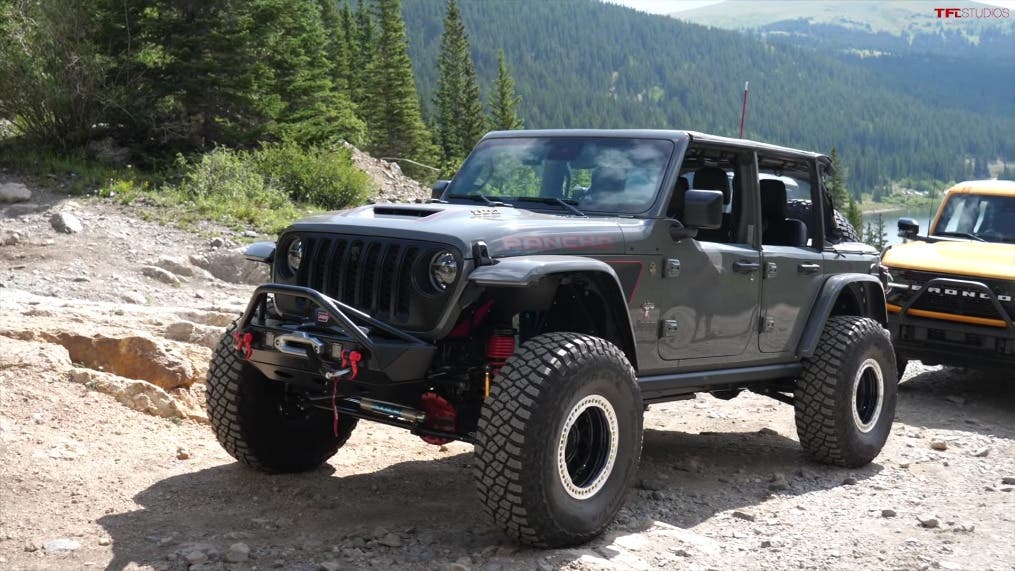 Jeep Wrangler 392 vs Ford Bronco Sasquatch vs Land Rover Defender