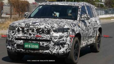 Nuova Jeep Grand Cherokee cinque posti foto spia Brasile