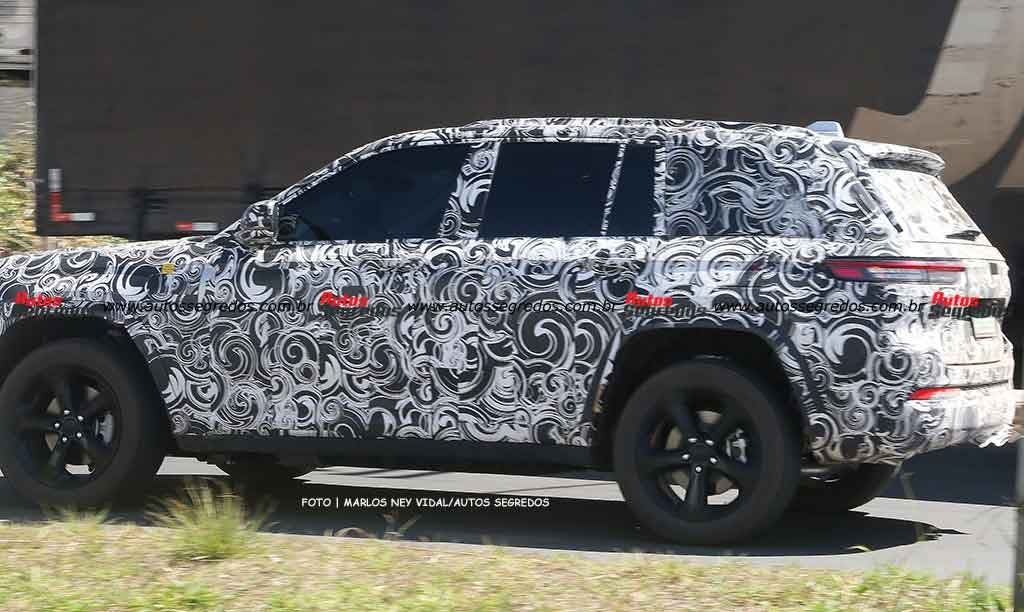 Nuova Jeep Grand Cherokee cinque posti foto spia Brasile