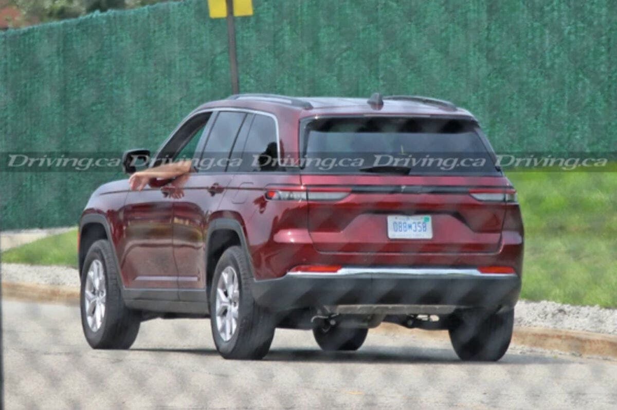 Nuova Jeep Grand Cherokee foto spia