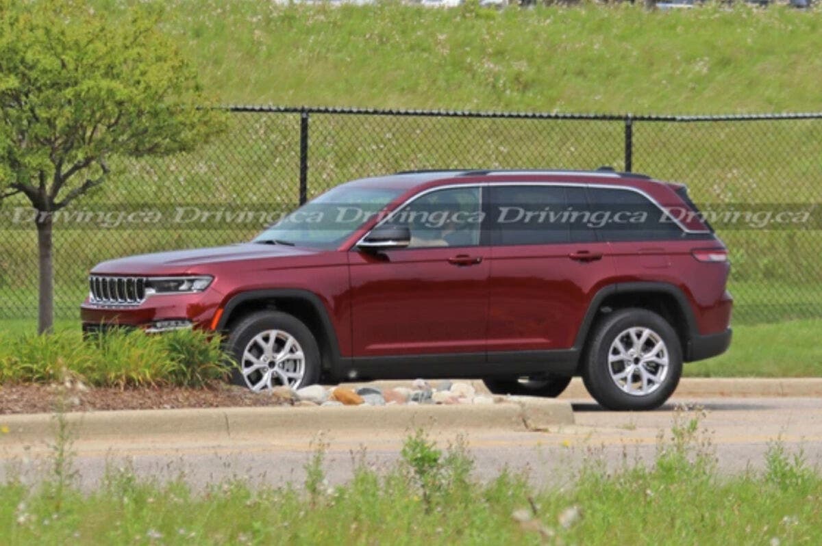 Nuova Jeep Grand Cherokee foto spia