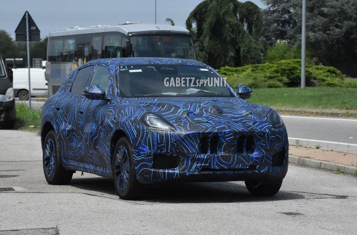 Nuovo Maserati Grecale ultime foto spia