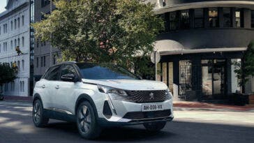 Nuovo Peugeot 3008 Hybrid noleggio