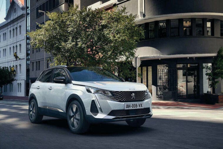 Nuovo Peugeot 3008 Hybrid noleggio