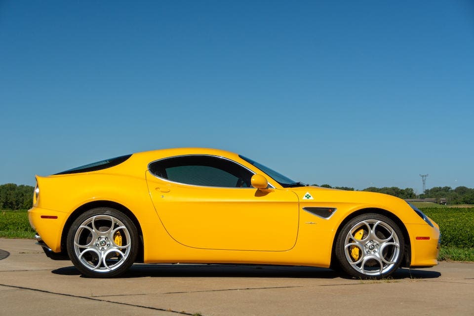 Alfa Romeo 8C Competizione Coupé 2008 Pearl Yellow asta