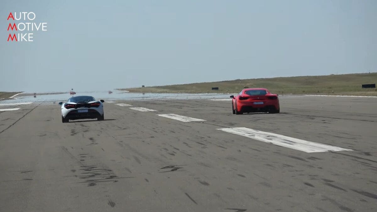 Ferrari 488 GTB vs McLaren 720S drag race