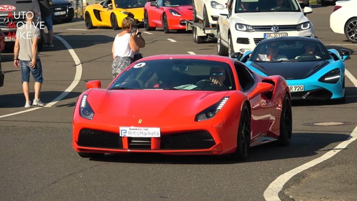 Ferrari 488 GTB vs McLaren 720S drag race