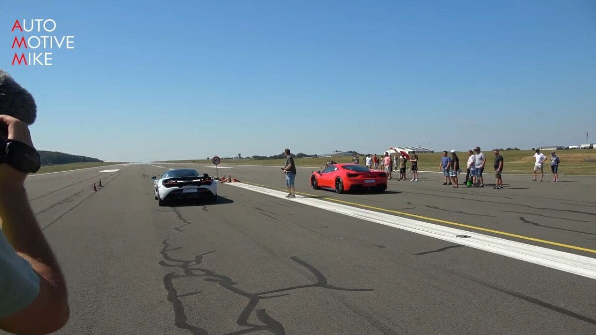 Ferrari 488 GTB vs McLaren 720S drag race