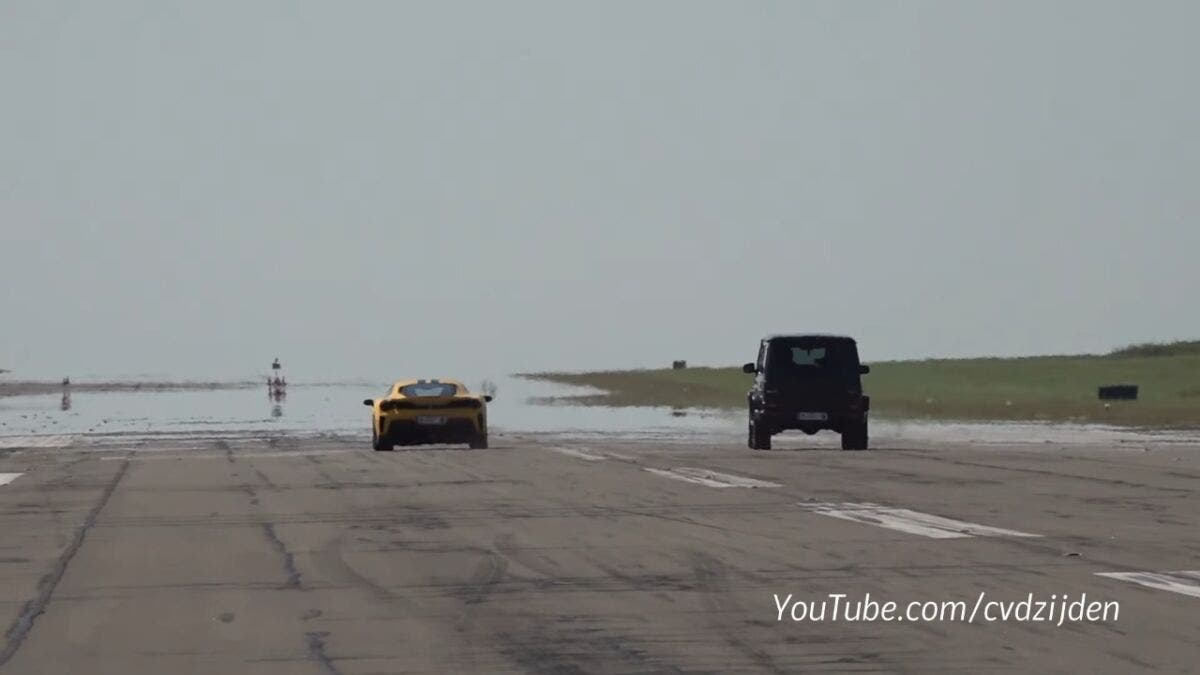 Ferrari 488 Pista vs Mercedes-AMG G 63 drag race