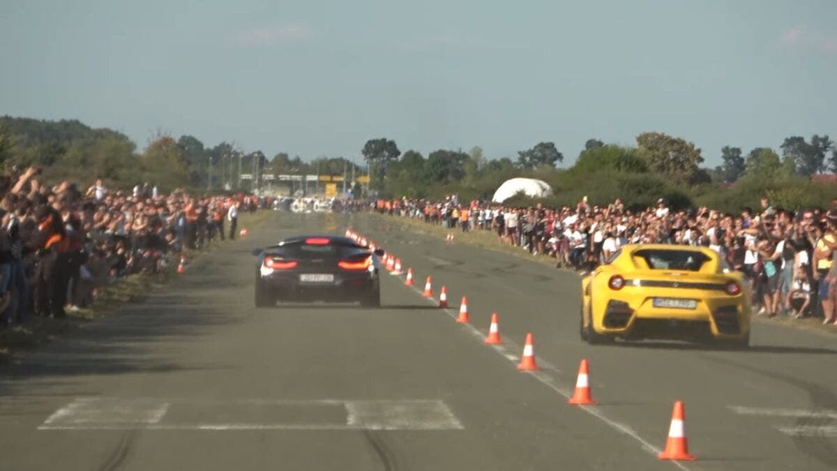 Ferrari F40 vs Rimac Nevera drag race