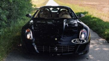 Ferrari SA Aperta 2011 asta