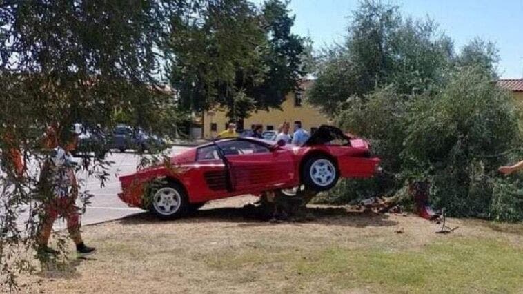 Ferrari Testarossa Incidente