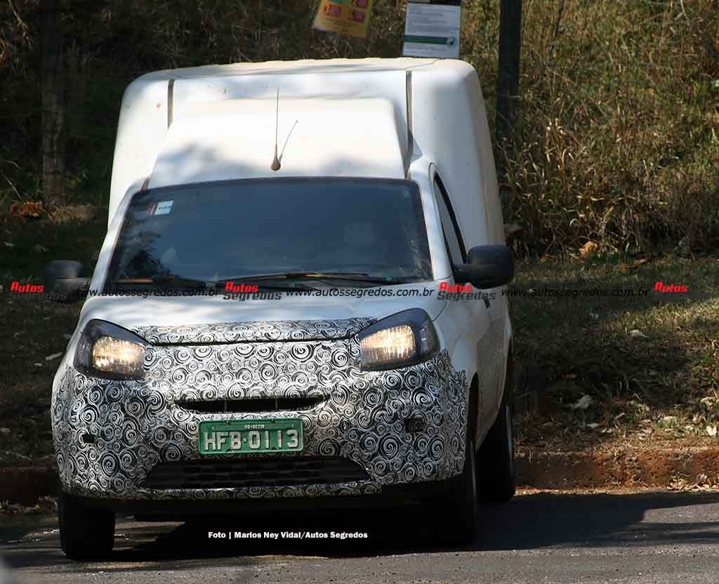 Fiat Fiorino 2022 frontale diverso foto spia