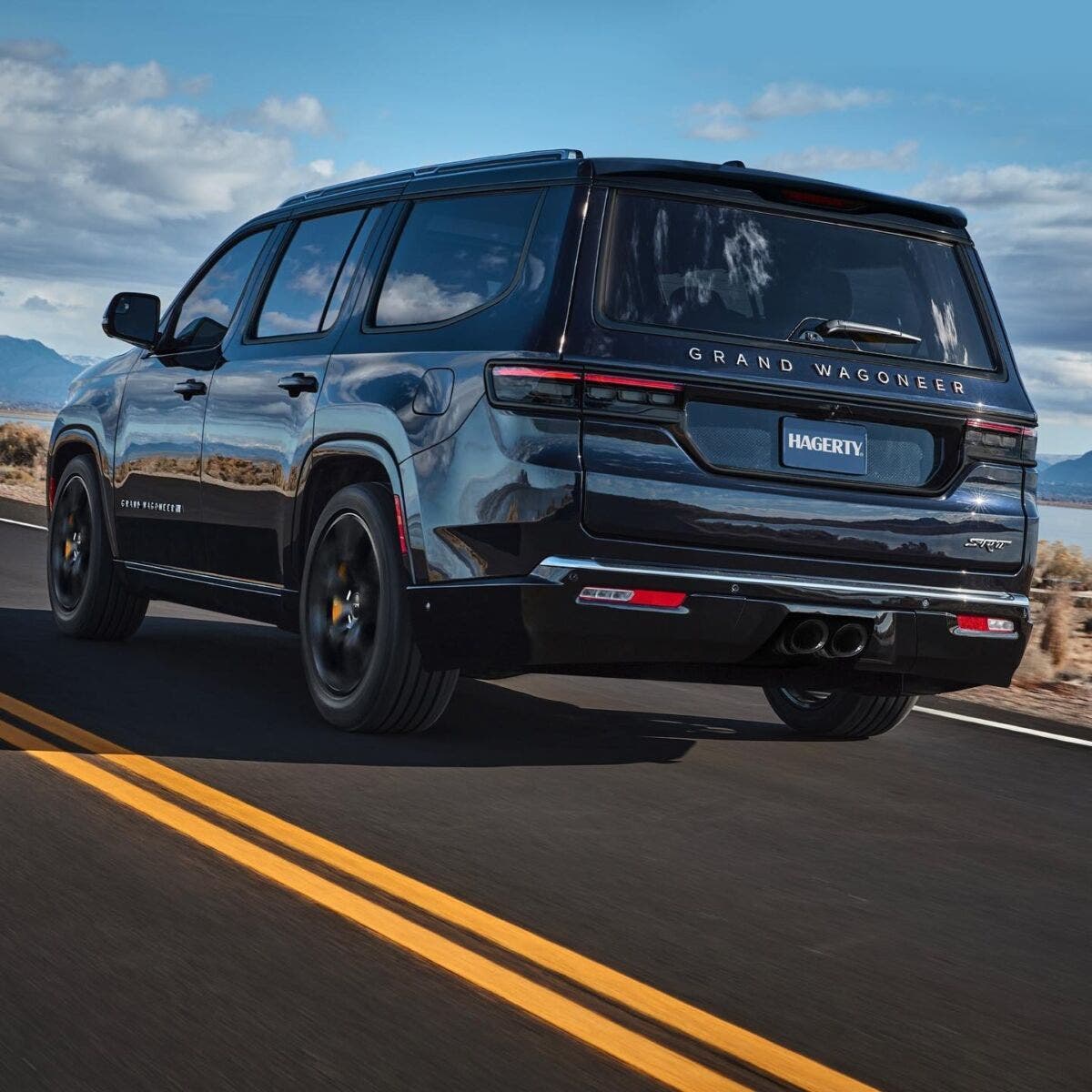 Jeep Grand Wagoneer Trackhawk render